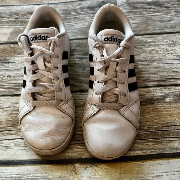 ⭐️CLASSIC ADIDAS - Picture 3 of 5